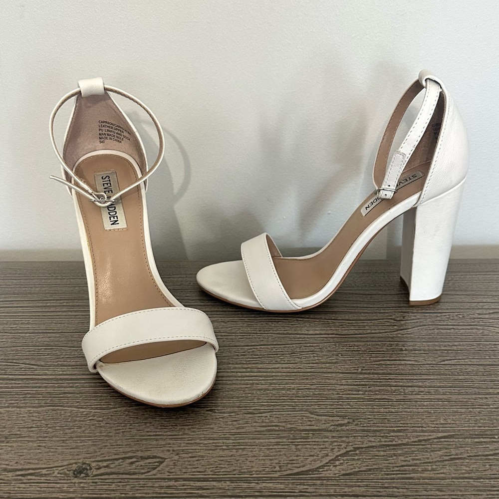 Steve Madden Women’s Carrson White Leather Strappy 4” Block Heels. Size 8.